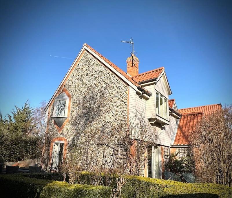 New! Blakeney. Harbour View Blakeney  Exterior photo