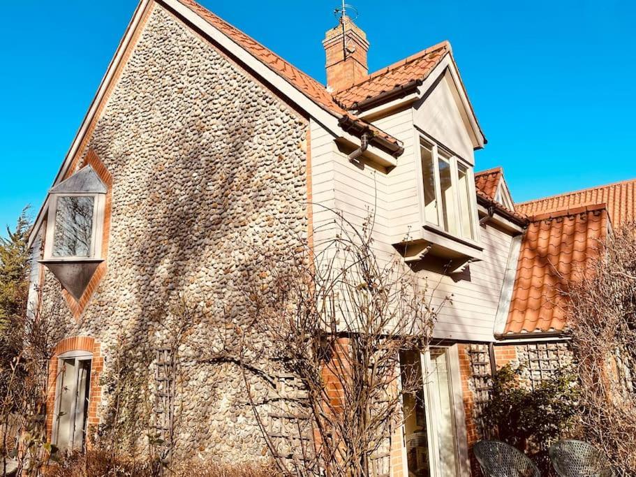 New! Blakeney. Harbour View Blakeney  Exterior photo