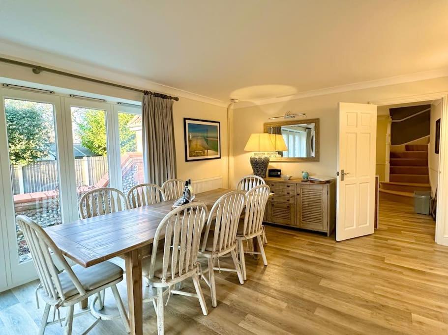 New! Blakeney. Harbour View Blakeney  Exterior photo
